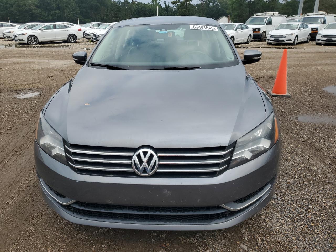 2014 Volkswagen Passat S - Image 5