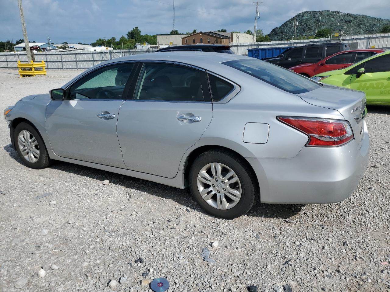 2015 Nissan Altima 2.5 - Фото 2