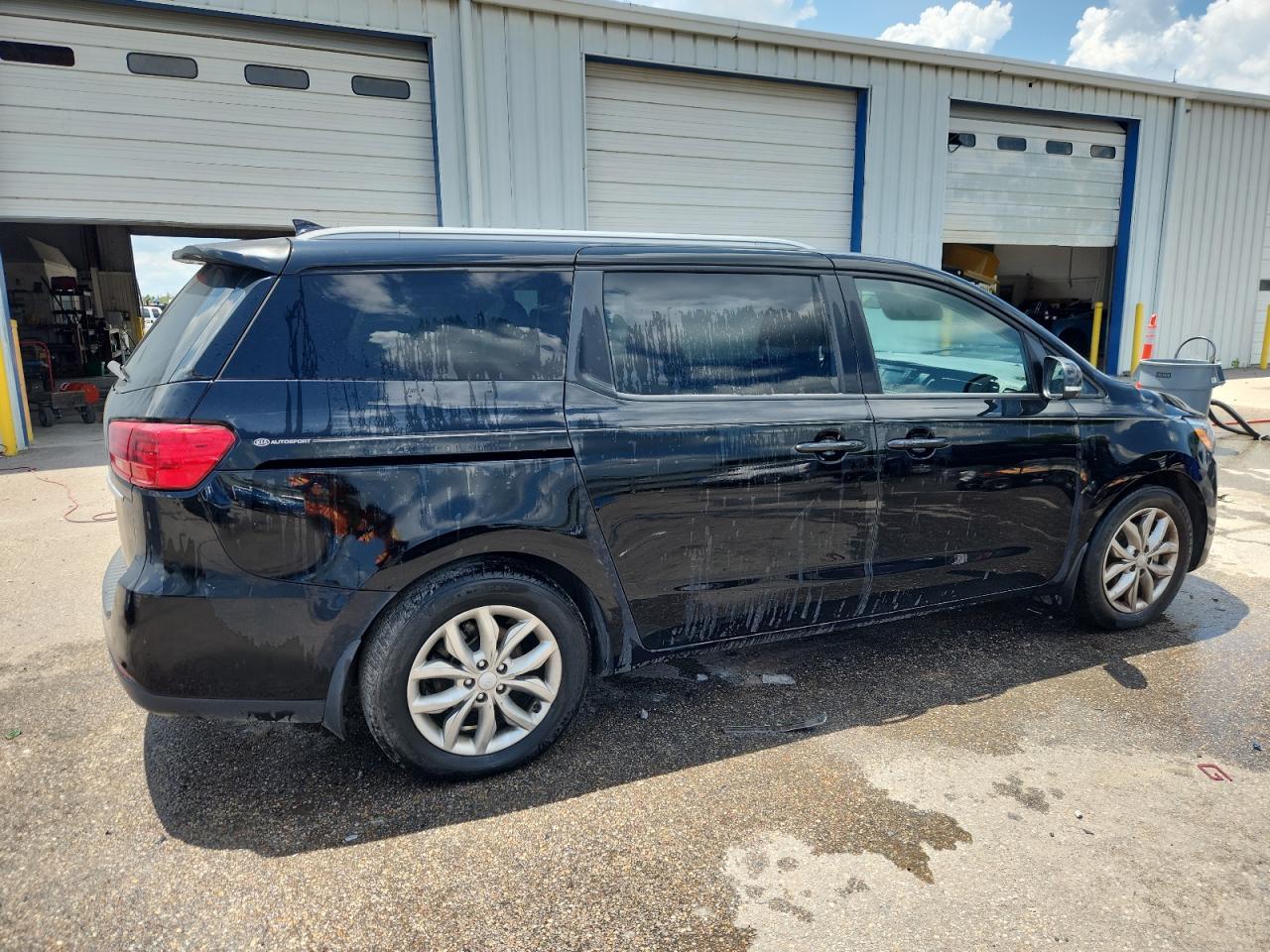 2020 Kia Sedona Lx - Фото 3