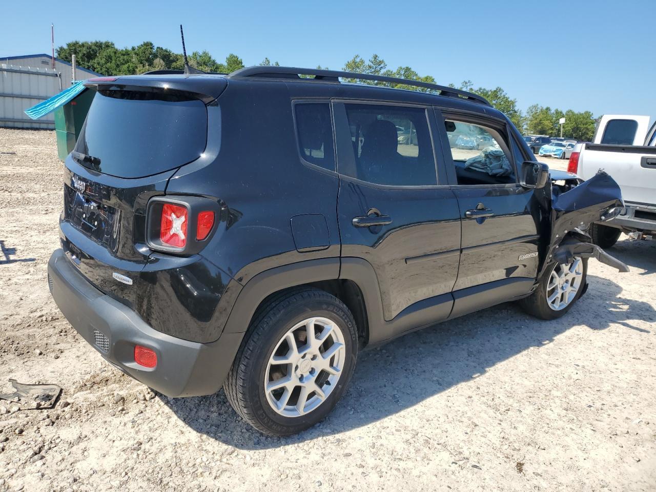 2019 Jeep Renegade Latitude - Image 3