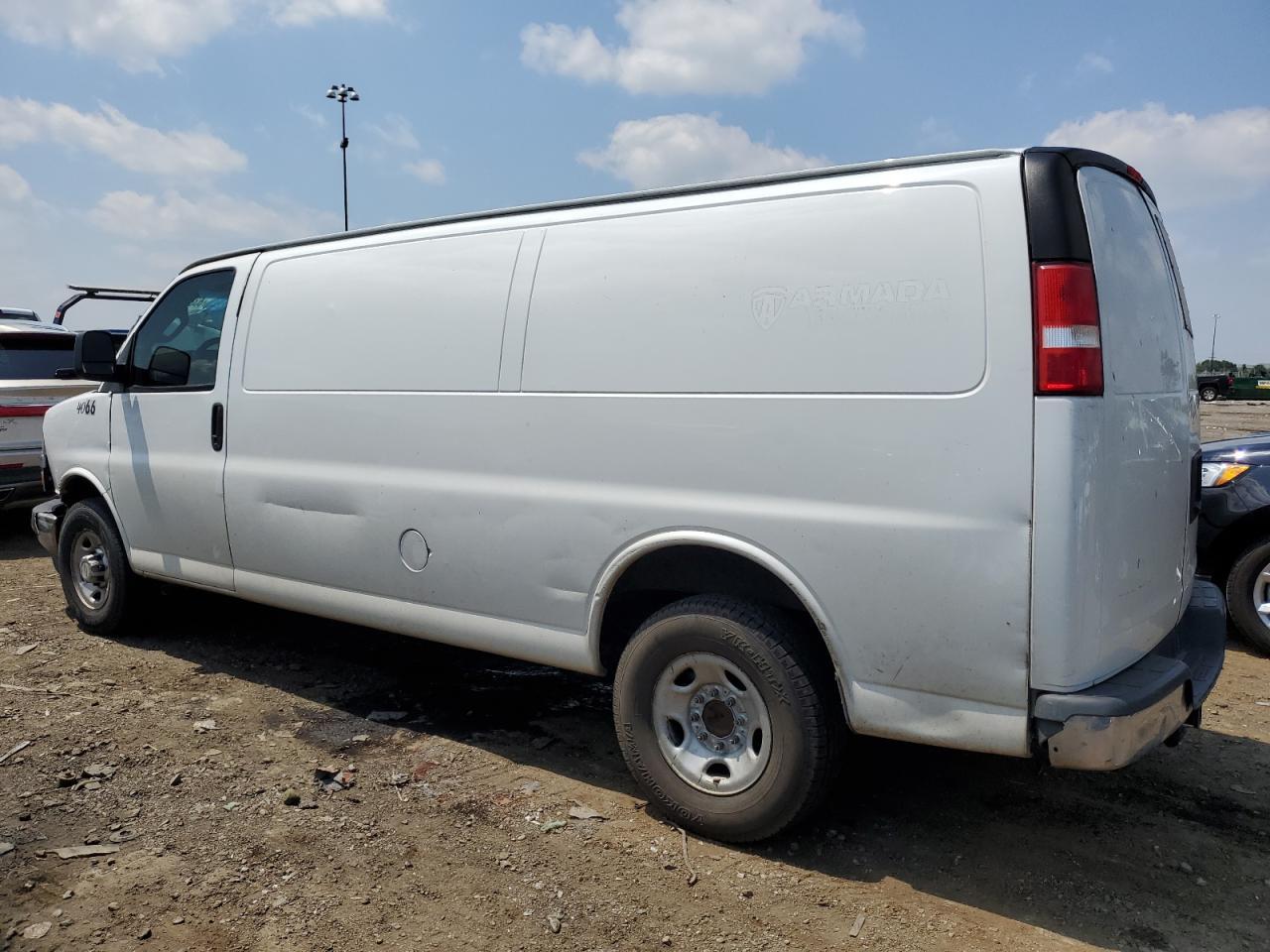 2018 Chevrolet Express G2500 - Фото 2