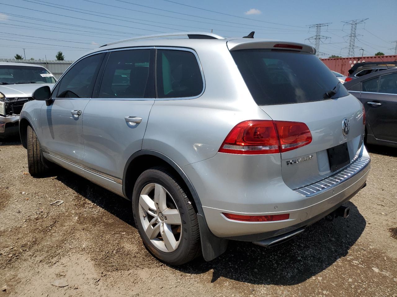 2012 Volkswagen Touareg V6 - Image 2