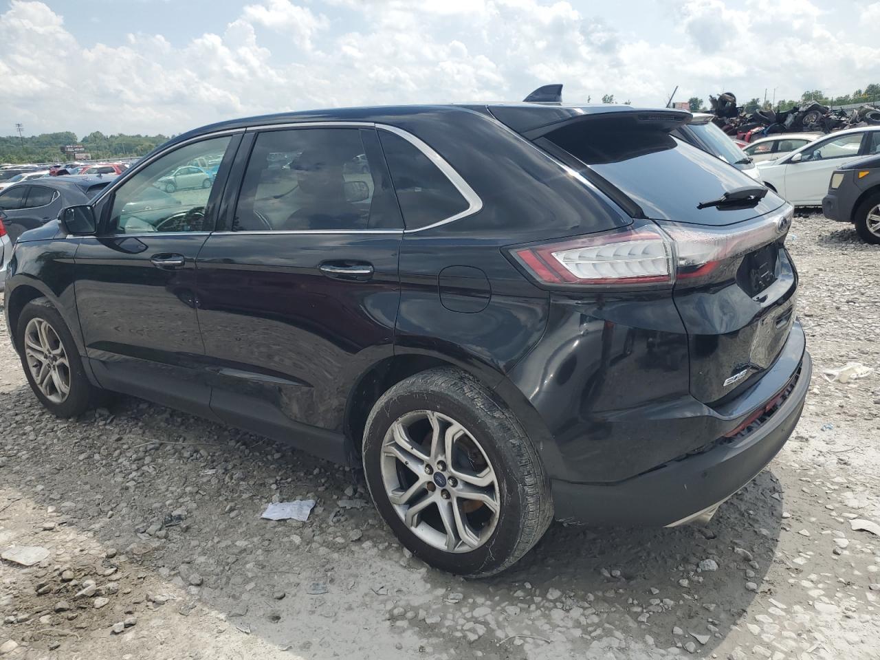 2016 Ford Edge Titanium - Image 2