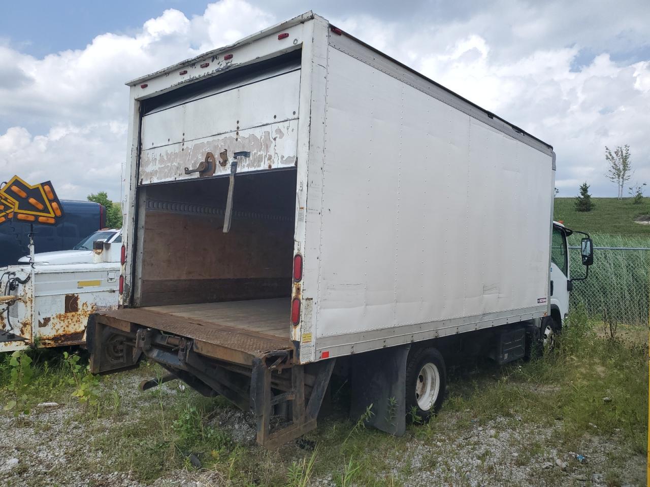 2012 Isuzu Npr Hd - Фото 3