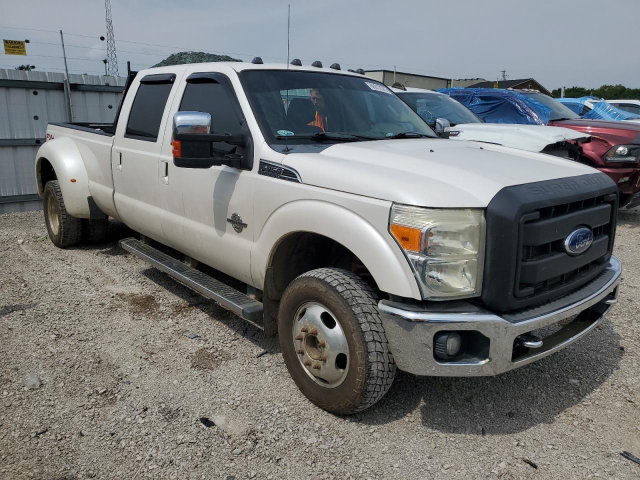 2011 Ford F350 Super Duty - Фото 4