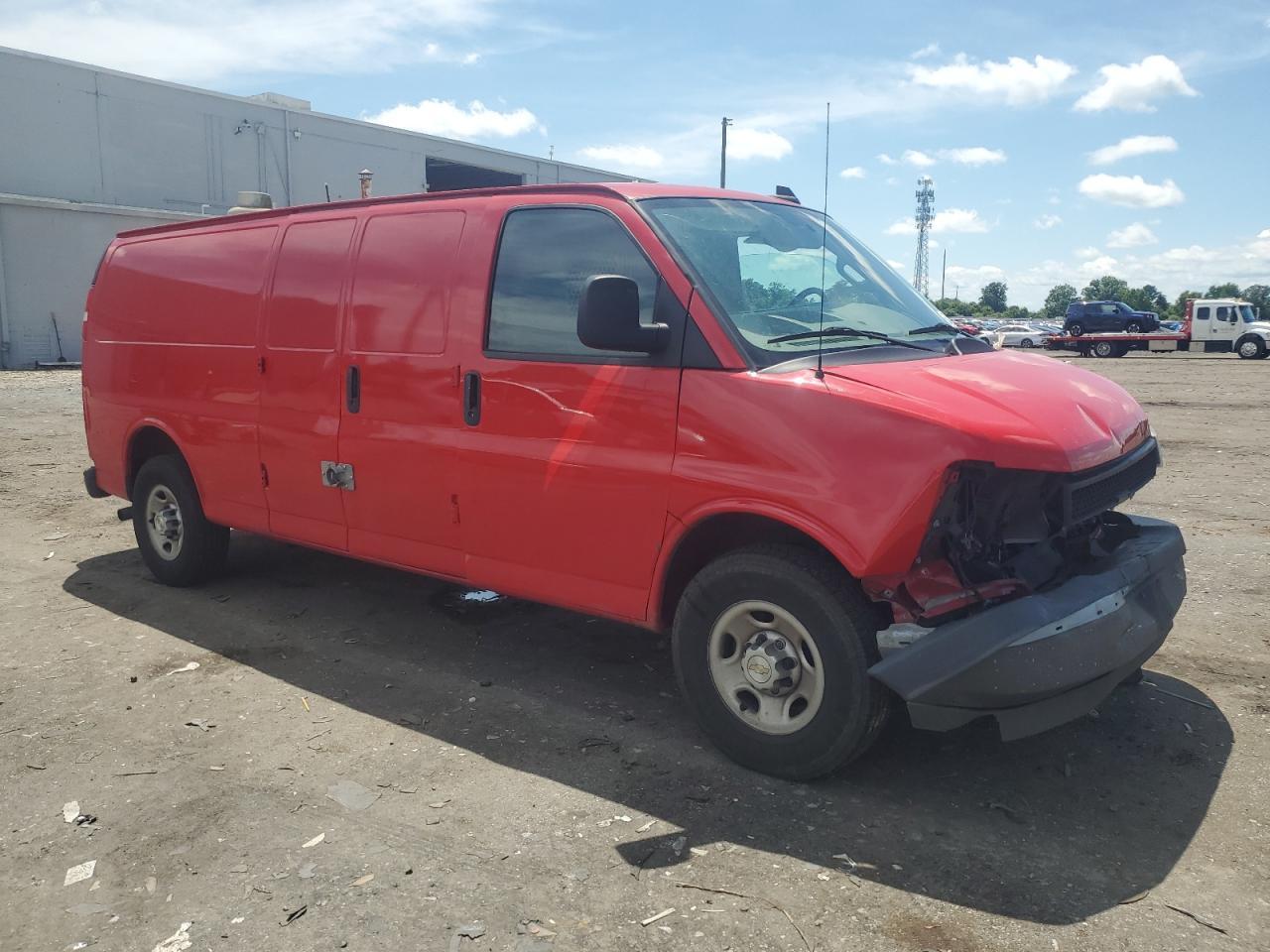 2022 Chevrolet Express G3500 - Фото 4