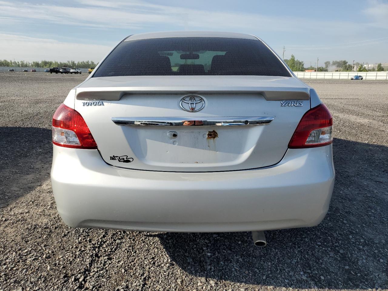 2011 Toyota Yaris - Image 6