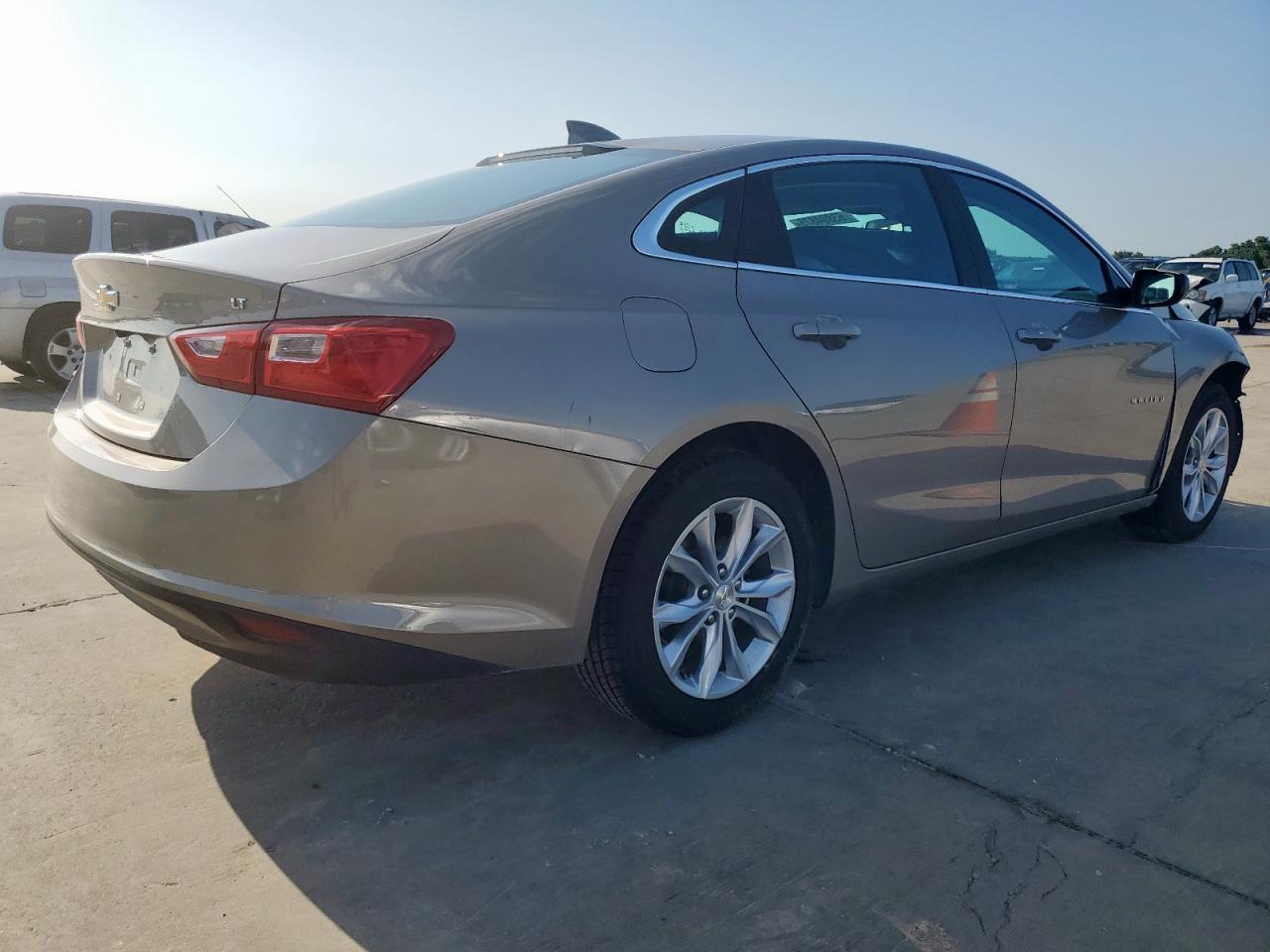 2023 Chevrolet Malibu Lt - Фото 3