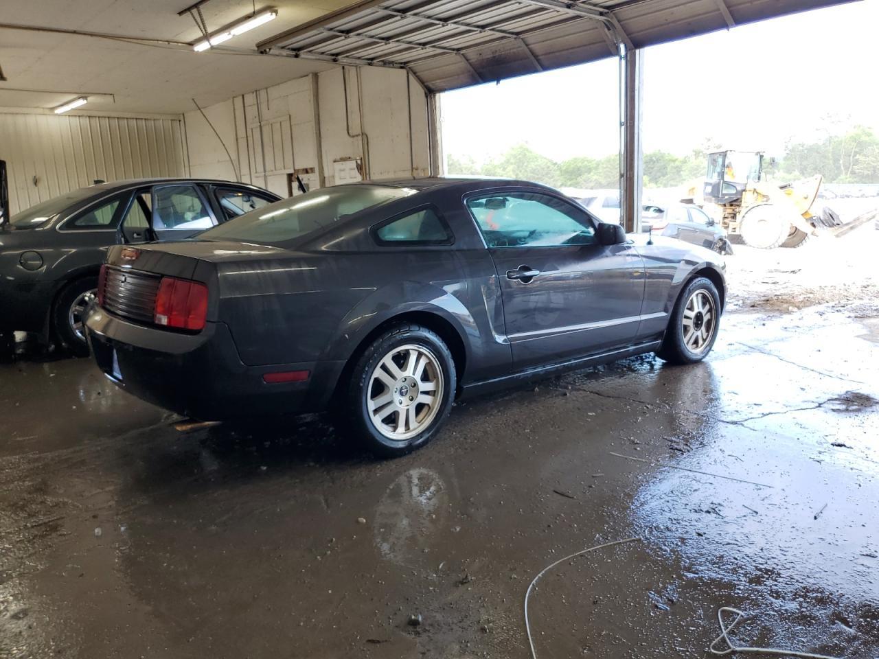 2007 Ford Mustang - Image 3