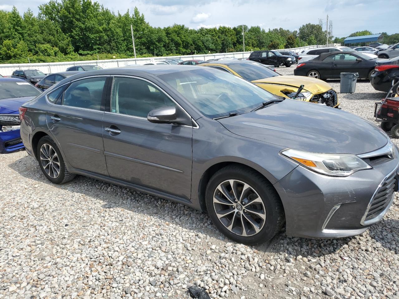2017 Toyota Avalon Xle - Image 4