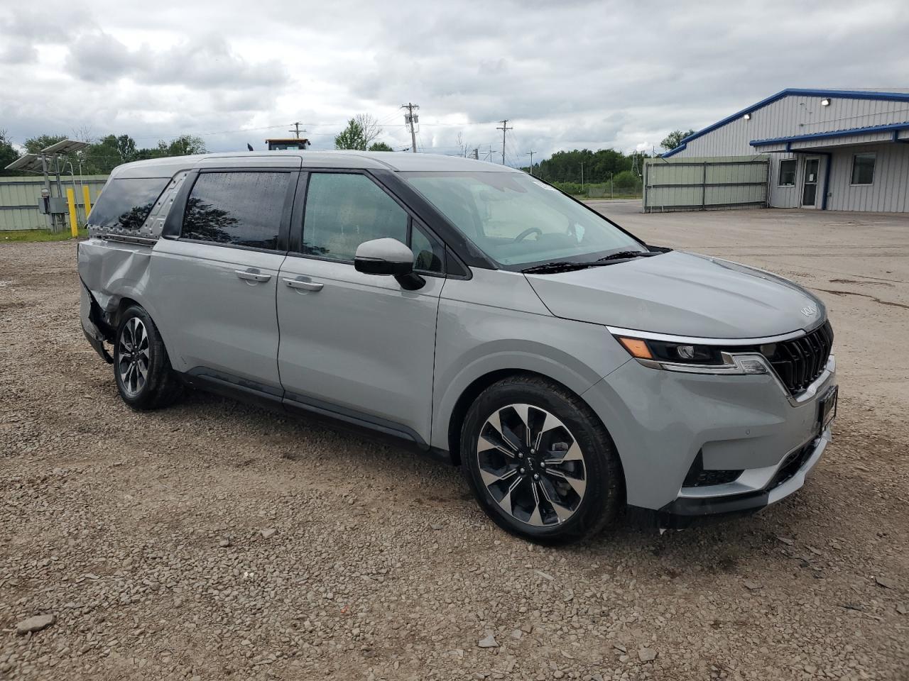 2024 Kia Carnival Ex - Image 4