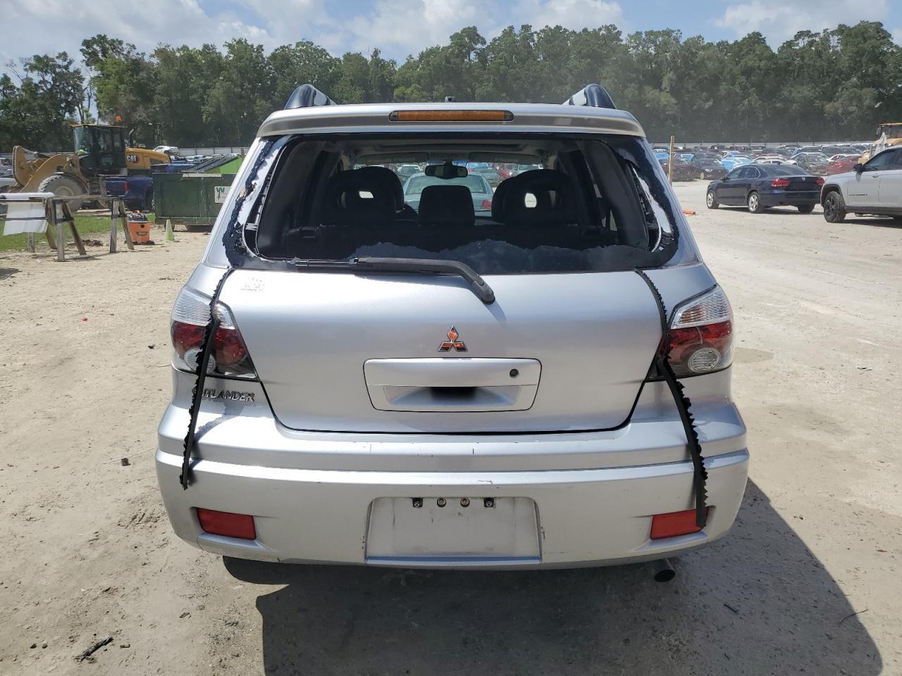 2005 Mitsubishi Outlander Limited - Фото 6