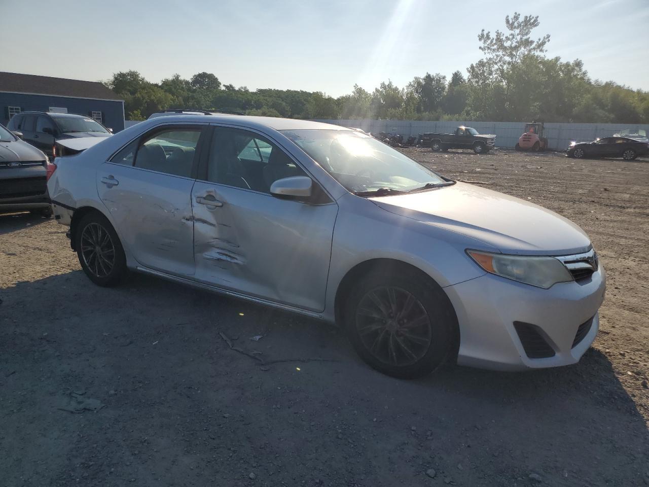 2013 Toyota Camry L - Фото 4