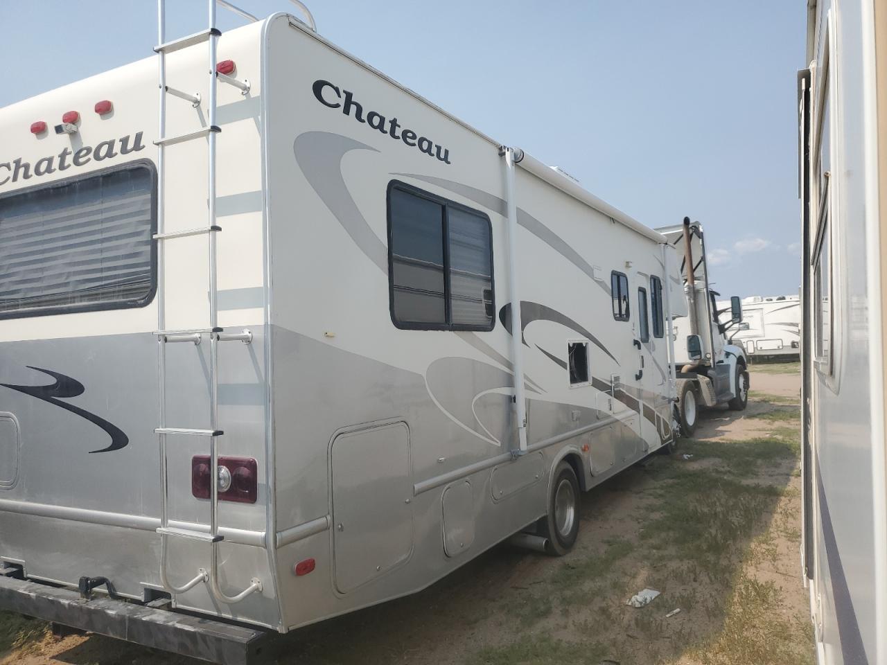 2006 Ford Econoline E450 Super Duty Cutaway Van - Image 4