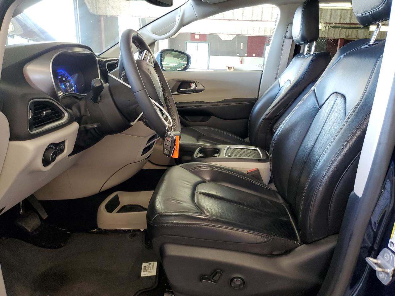 2022 Chrysler Pacifica Touring L - Фото 7