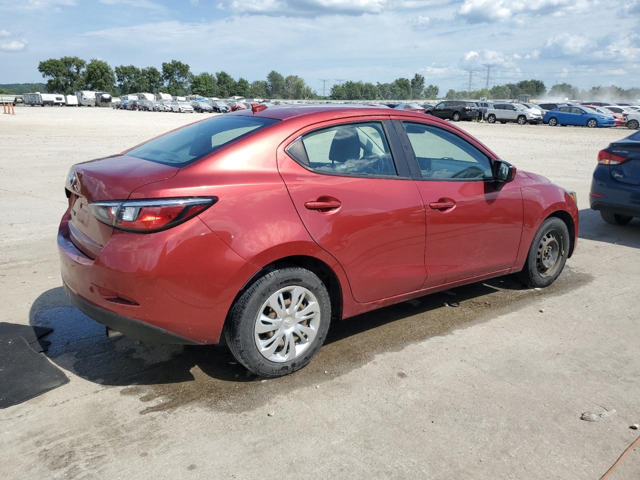 2019 Toyota Yaris L - Фото 3