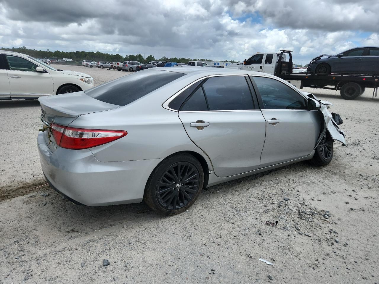 2015 Toyota Camry Hybrid - Фото 3