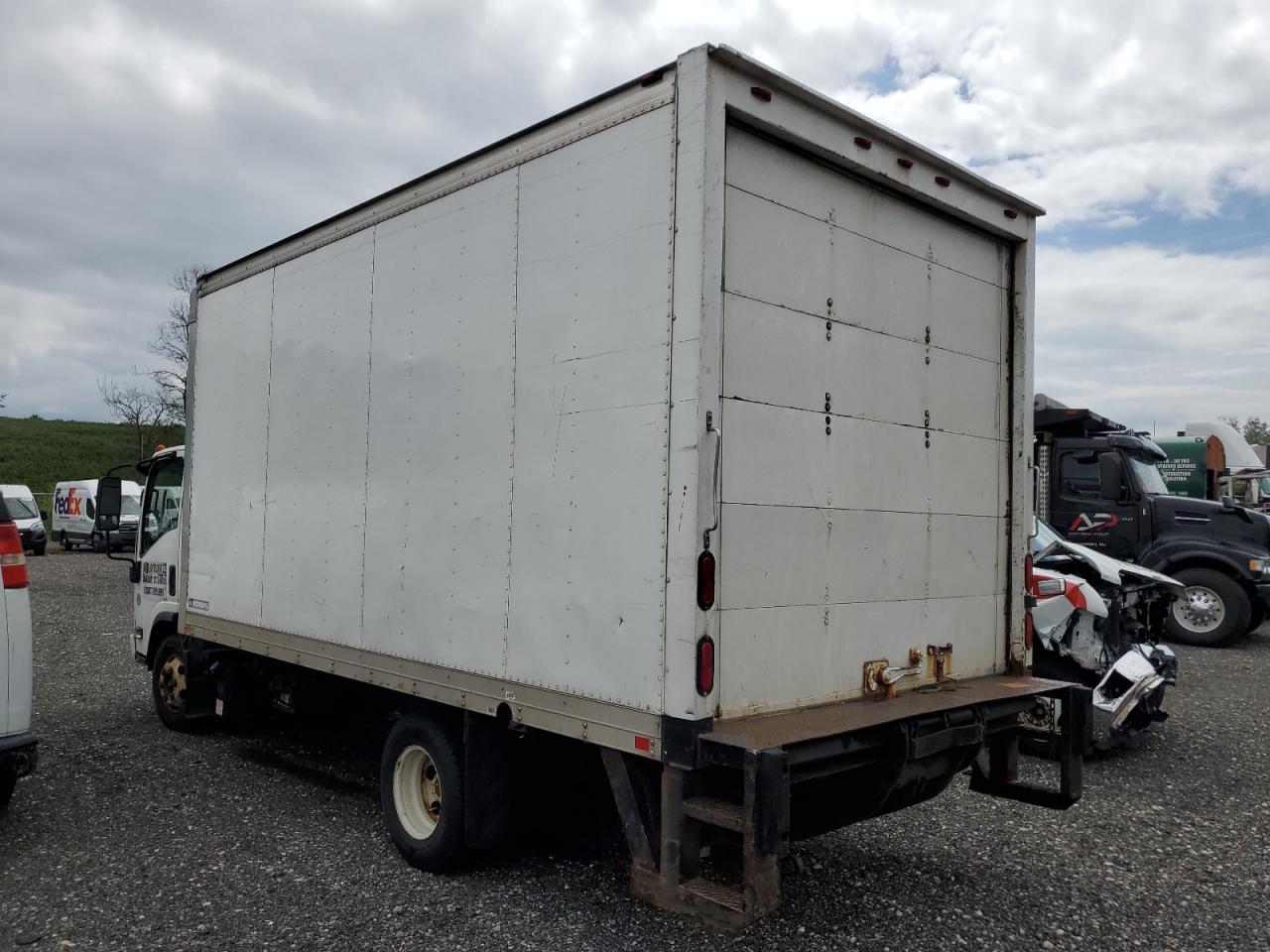 2011 Isuzu Npr - Фото 3