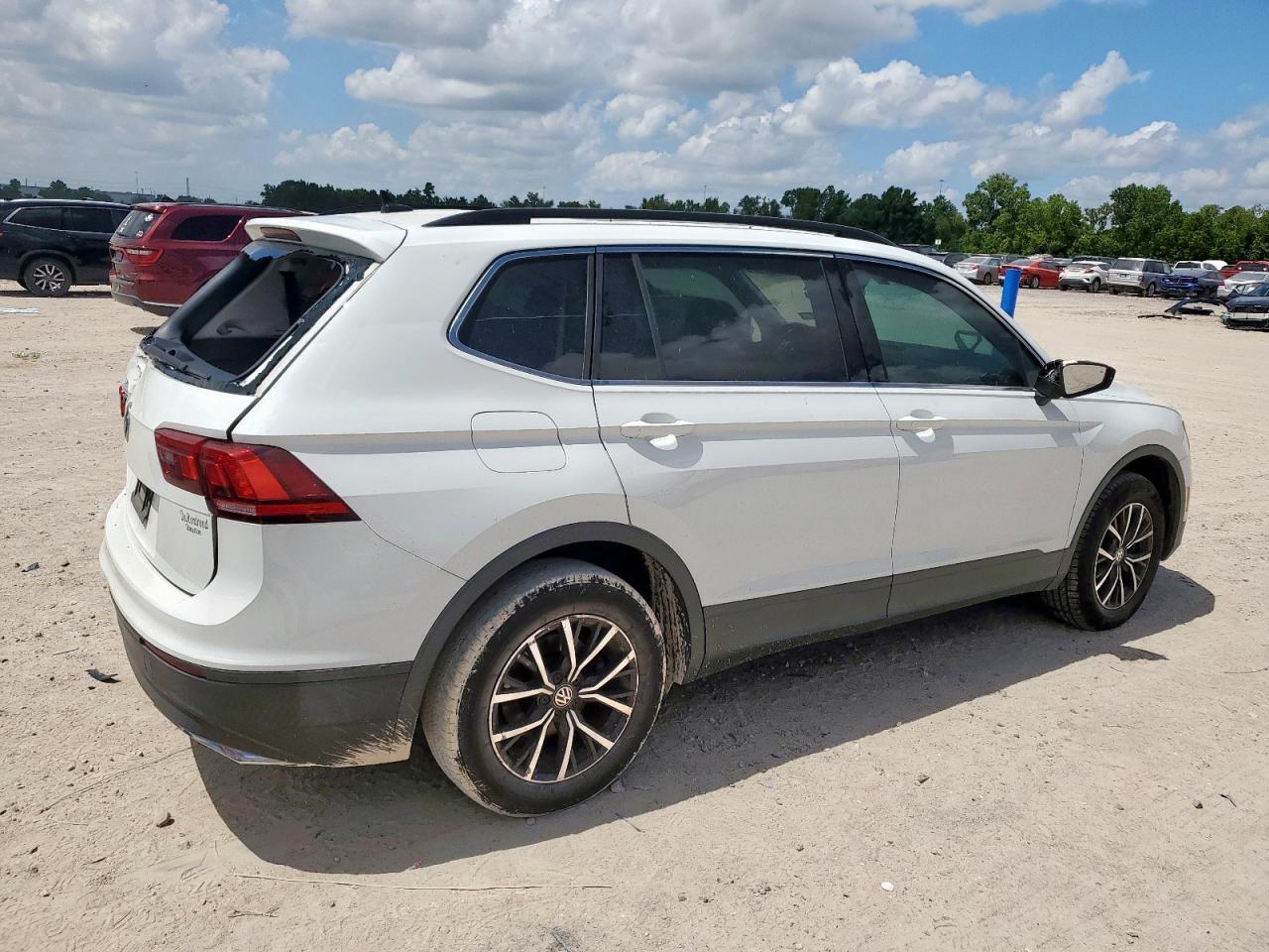 2019 Volkswagen Tiguan Se - Image 3
