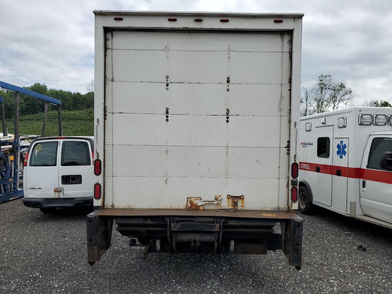 2011 Isuzu Npr - Фото 6