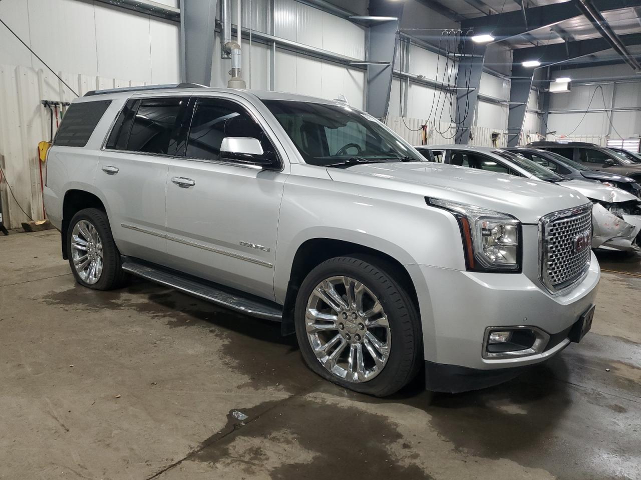 2016 GMC Yukon Denali - Image 4