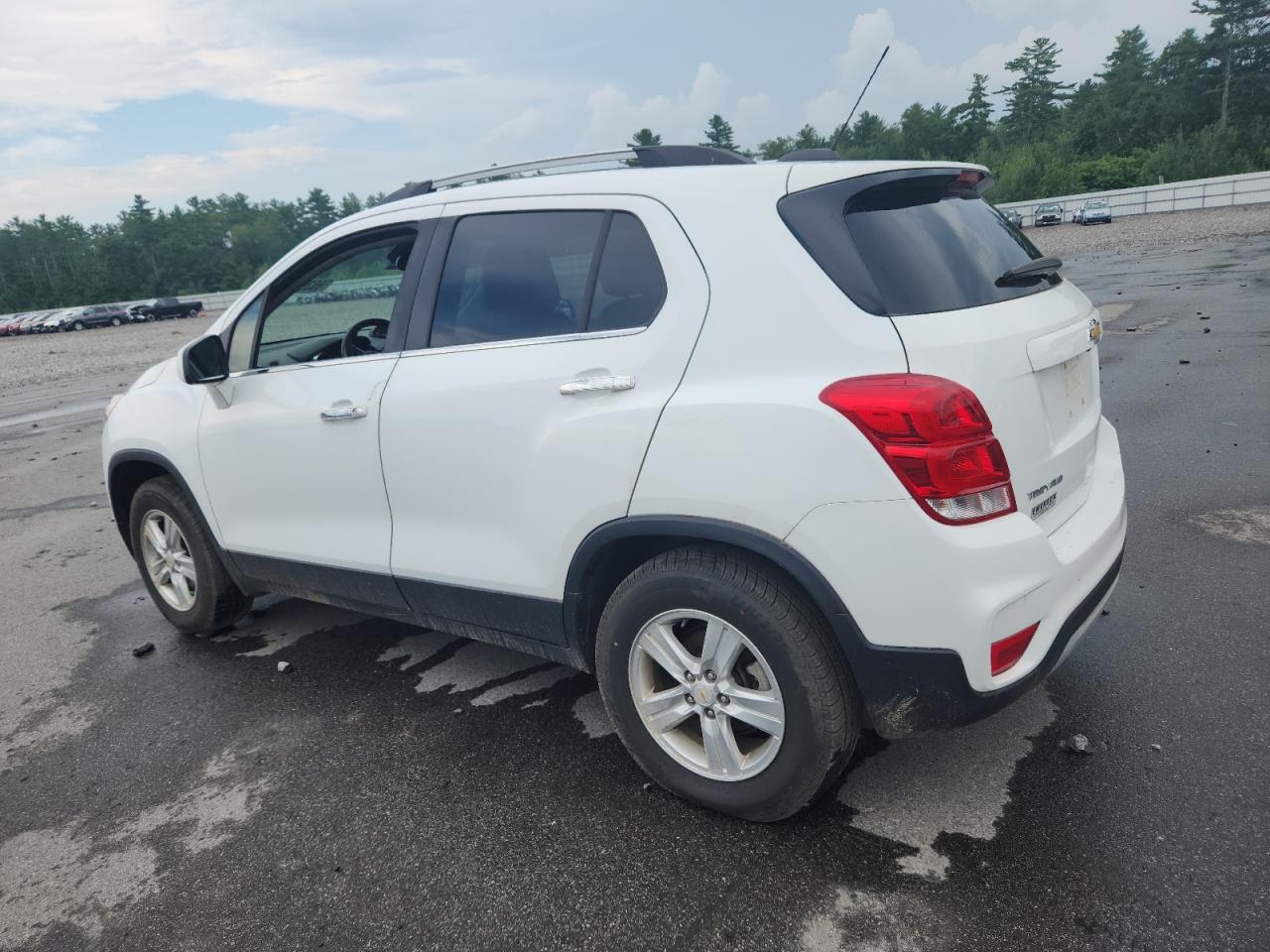 2019 Chevrolet Trax 1Lt - Image 2
