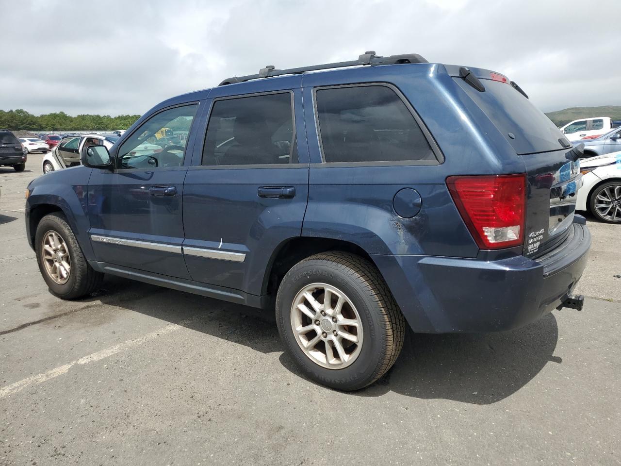 2010 Jeep Grand Cherokee Laredo - Image 2