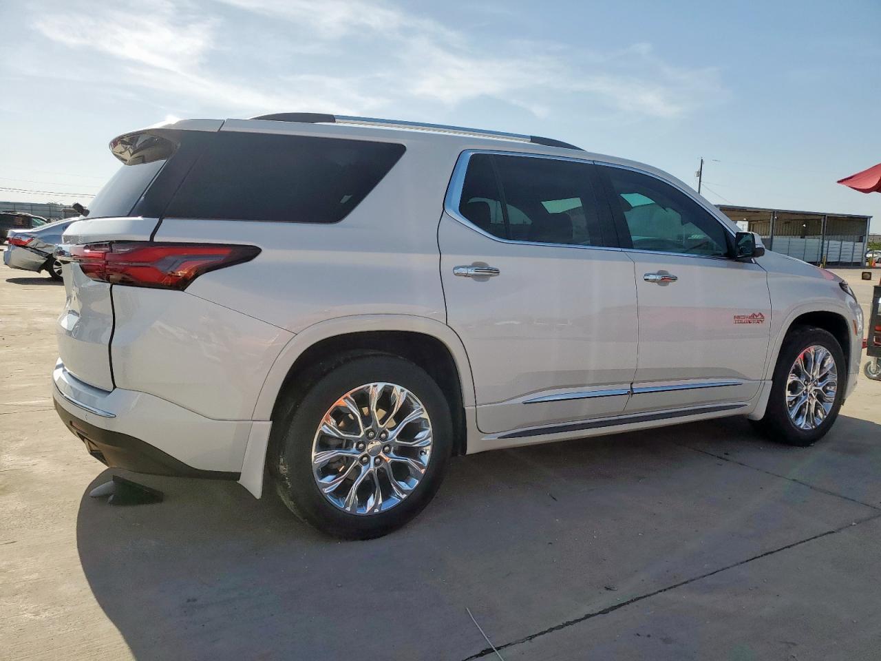 2022 Chevrolet Traverse High Country - Фото 3