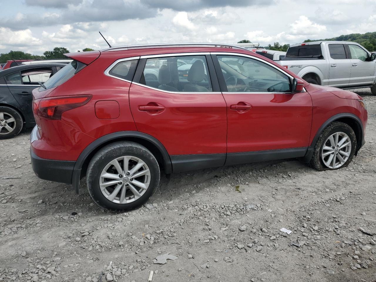 2017 Nissan Rogue Sport S - Image 3