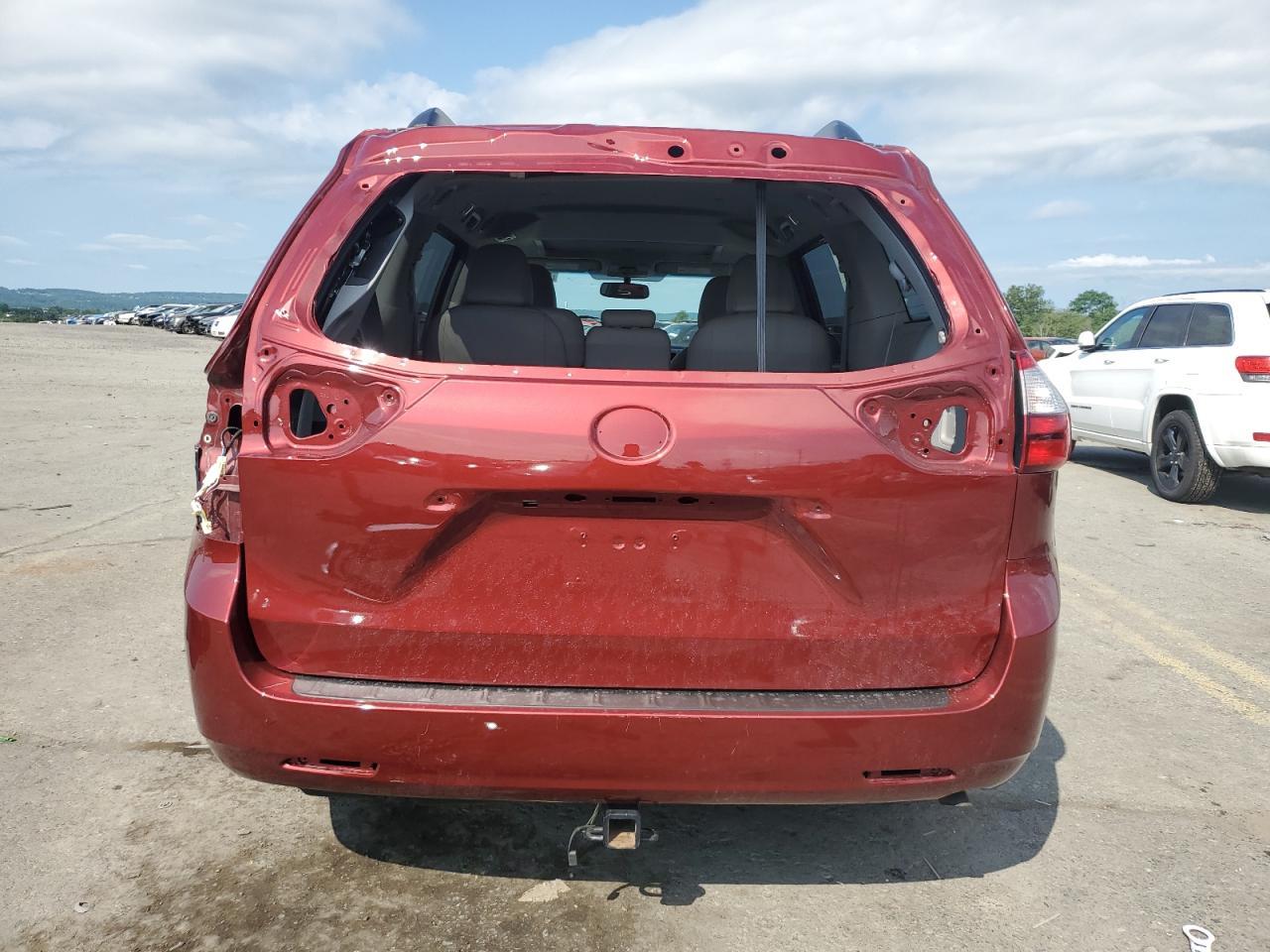 2017 Toyota Sienna Xle - Фото 6