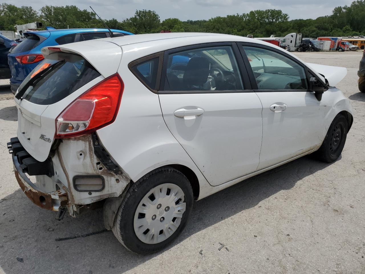 2014 Ford Fiesta S - Фото 3