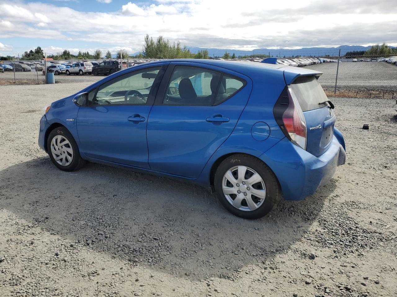 2015 Toyota Prius C - Image 2