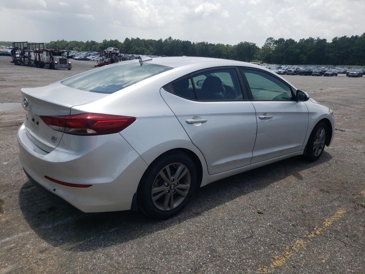 2018 Hyundai Elantra Sel - Image 3