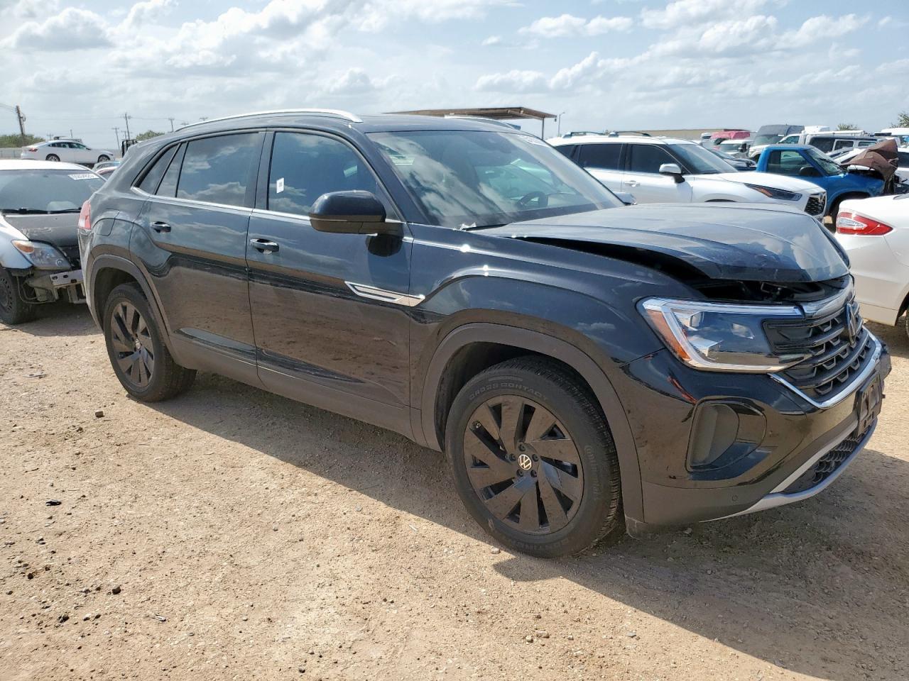 2025 Volkswagen Atlas Cross Sport Se - Image 4