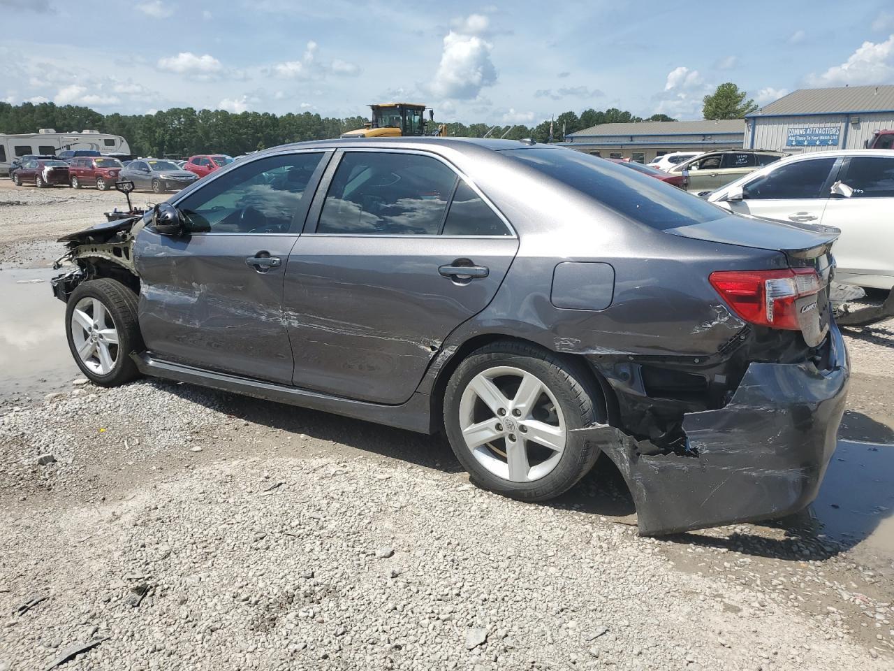 2014 Toyota Camry L - Image 2
