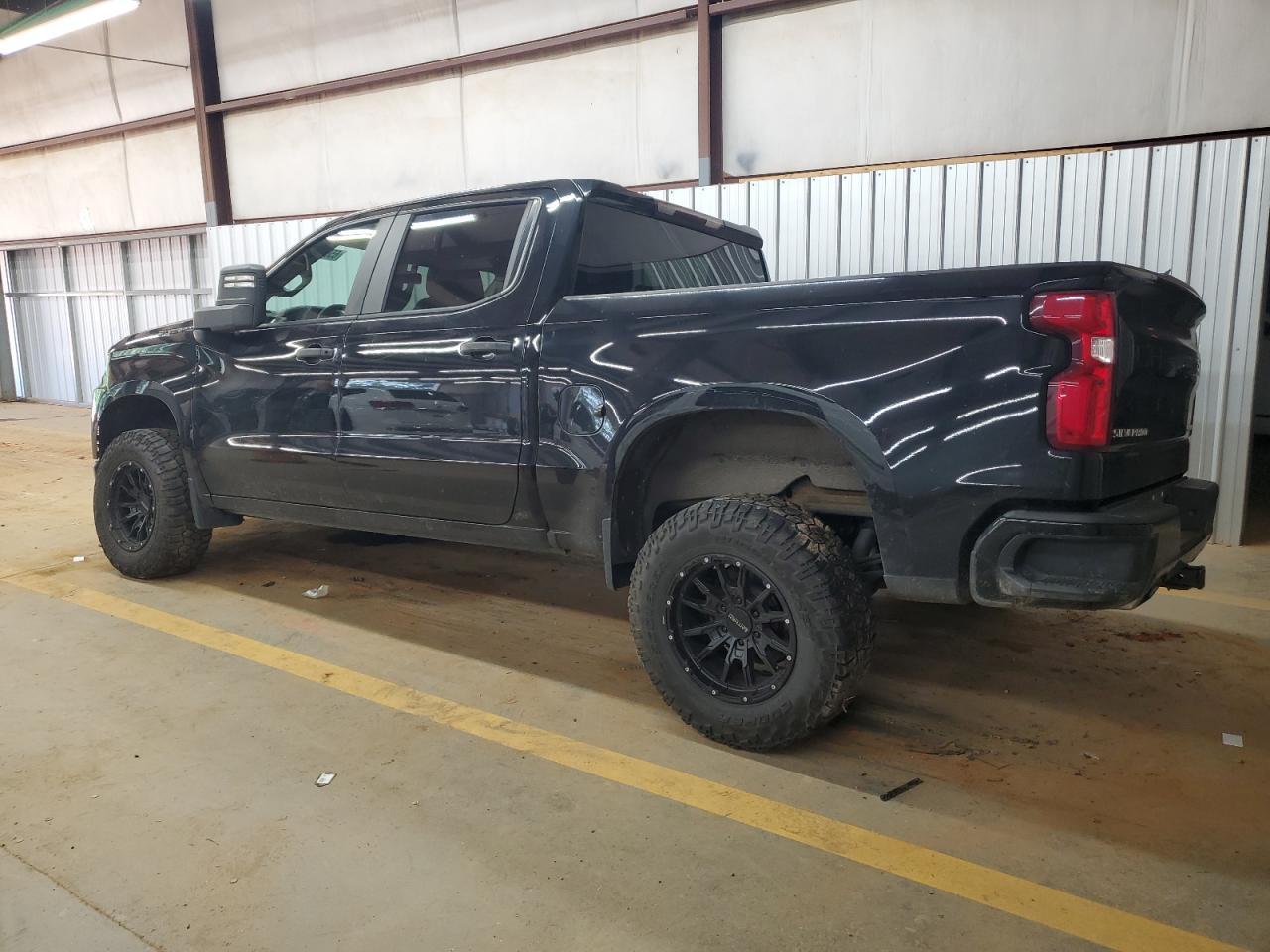 2019 Chevrolet Silverado K1500 Custom - Фото 2