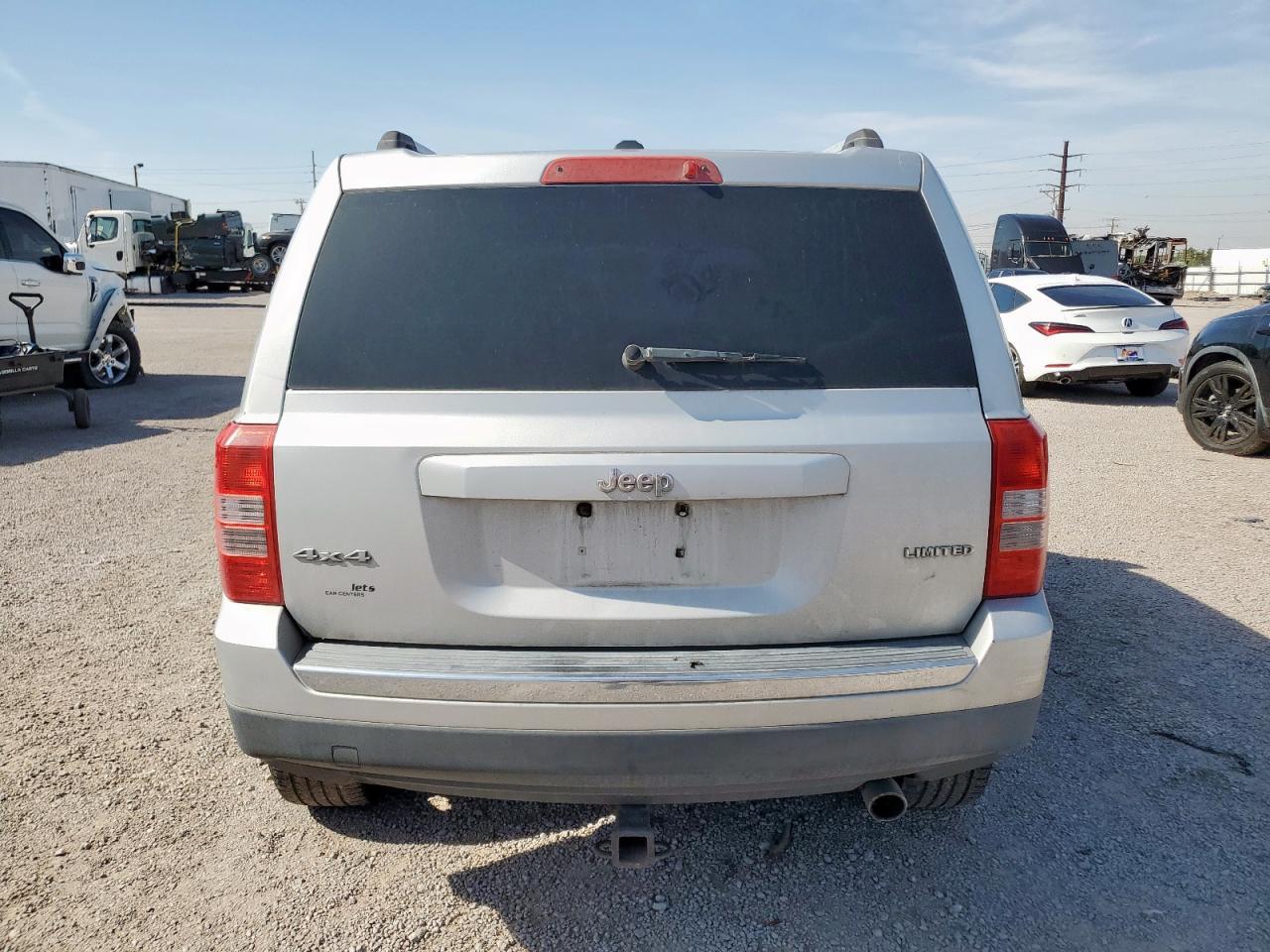 2011 Jeep Patriot Latitude - Фото 6