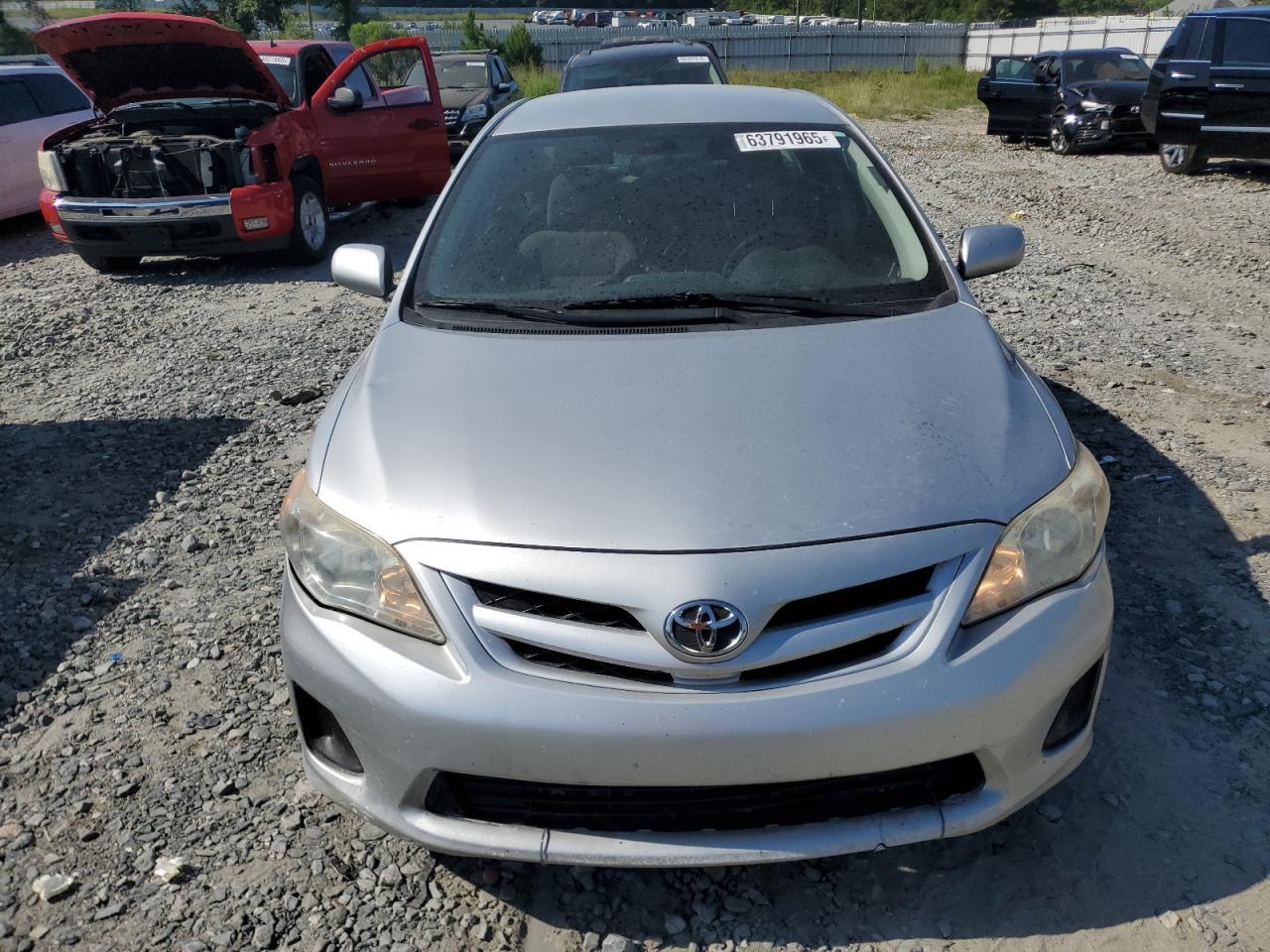 2011 Toyota Corolla Base - Фото 5