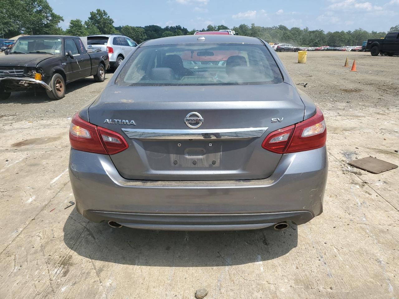 2018 Nissan Altima 2.5 - Image 6