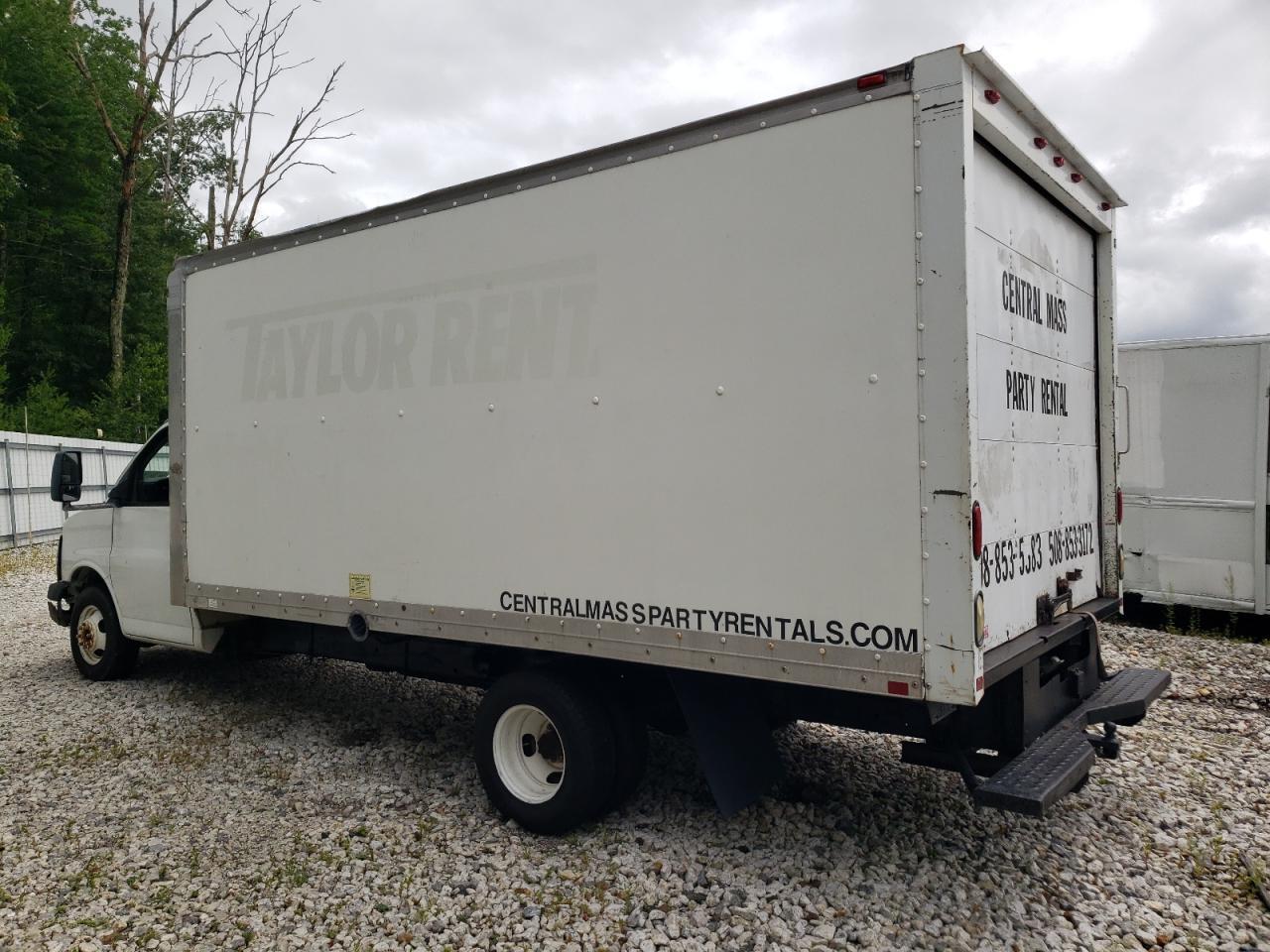 2005 GMC Savana Cutaway G3500 - Фото 2