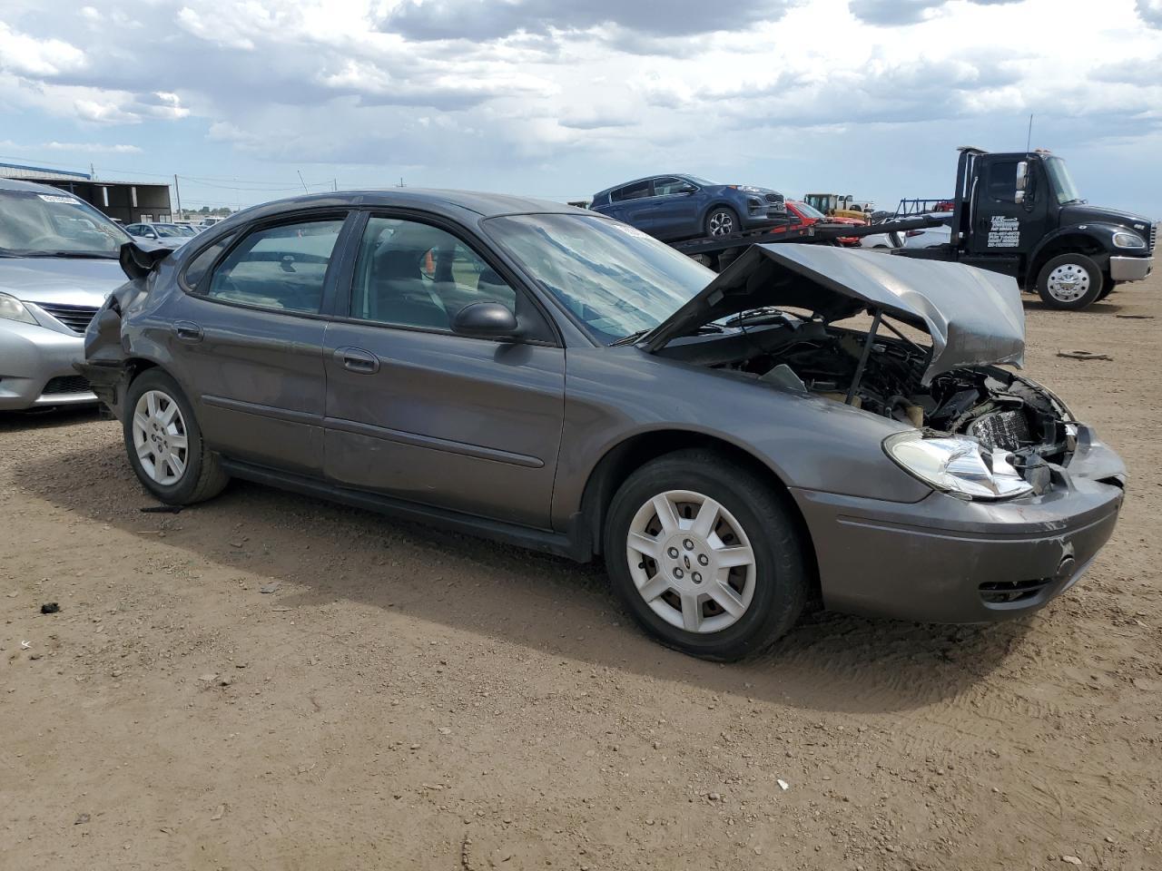 2005 Ford Taurus Se - Image 4