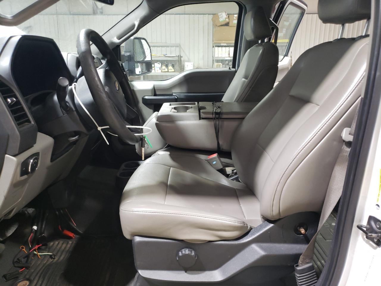 2019 Ford F350 Super Duty - Image 7
