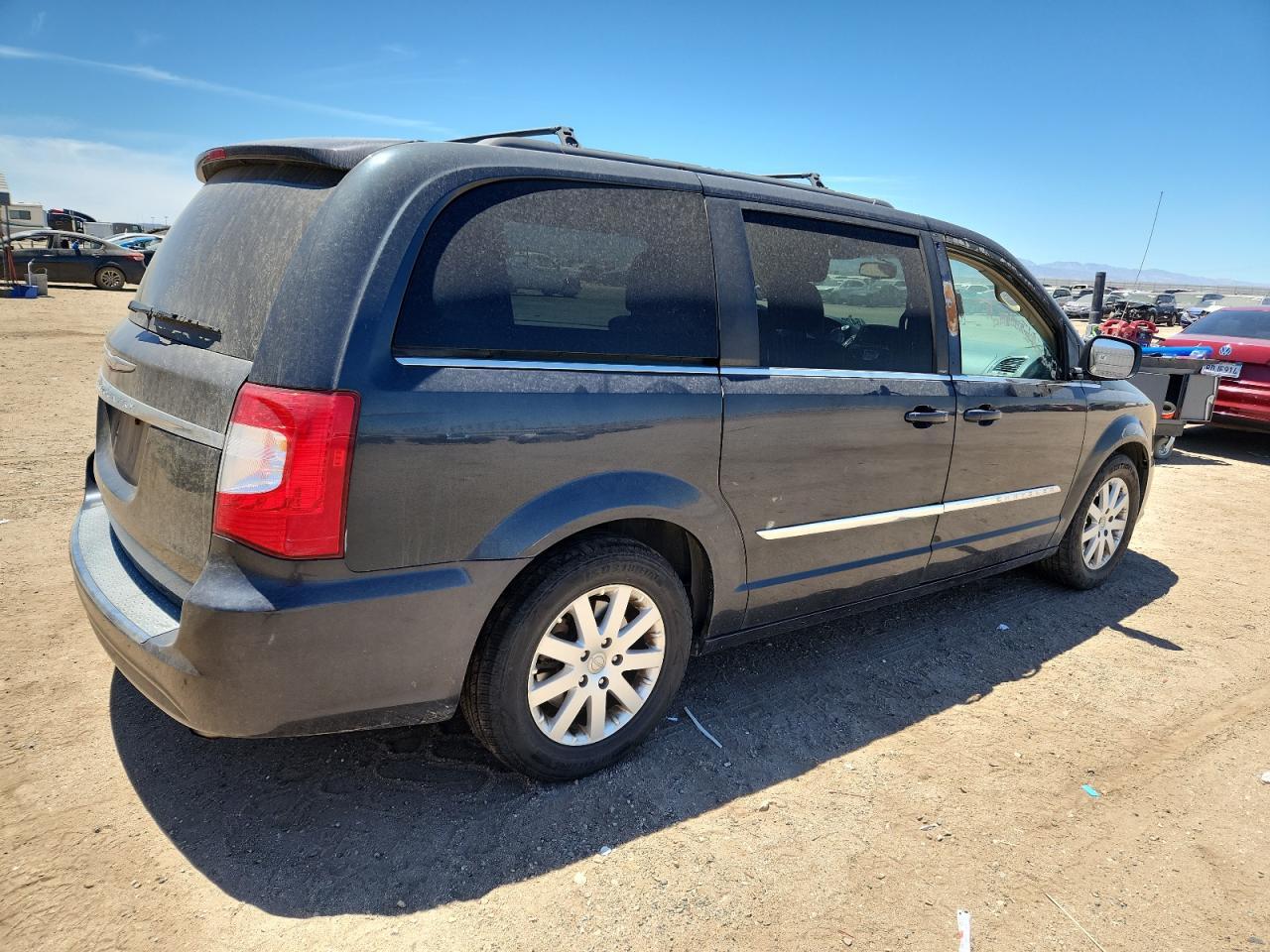 2014 Chrysler Town & Country Touring - Image 3
