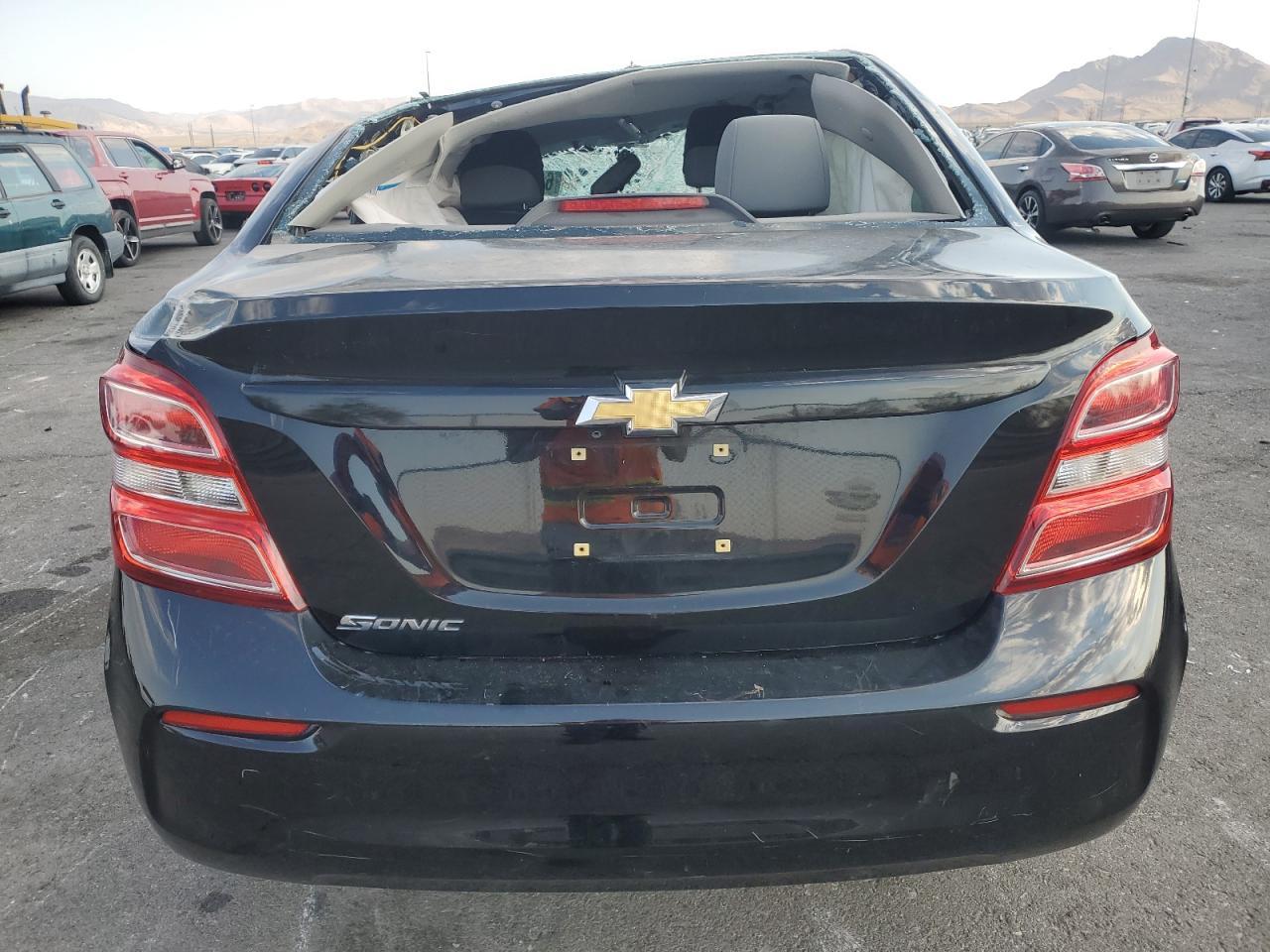 2017 Chevrolet Sonic Ls - Image 6