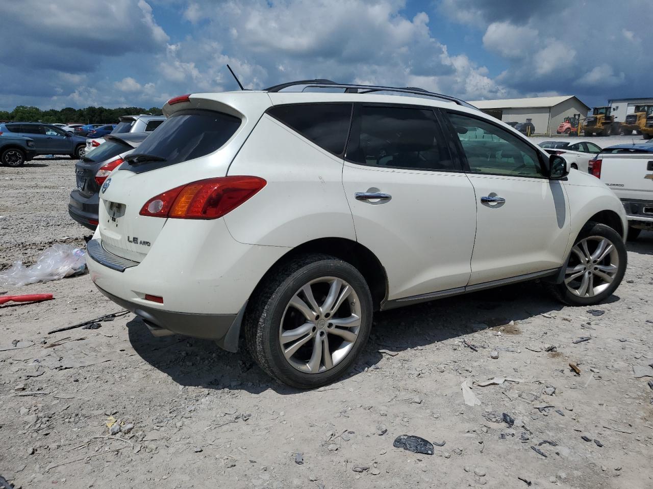 2010 Nissan Murano S - Image 3