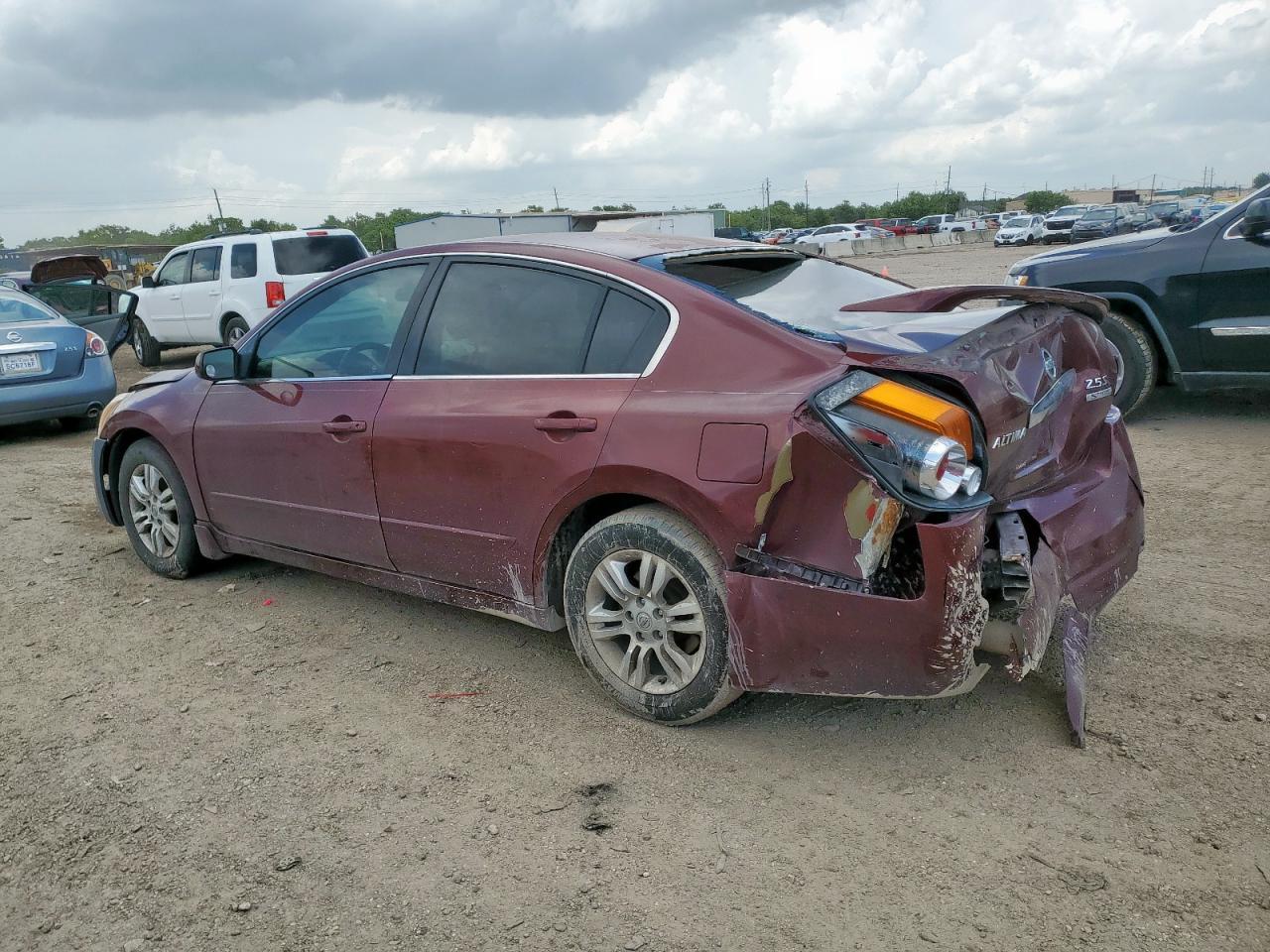 2011 Nissan Altima Base - Image 2