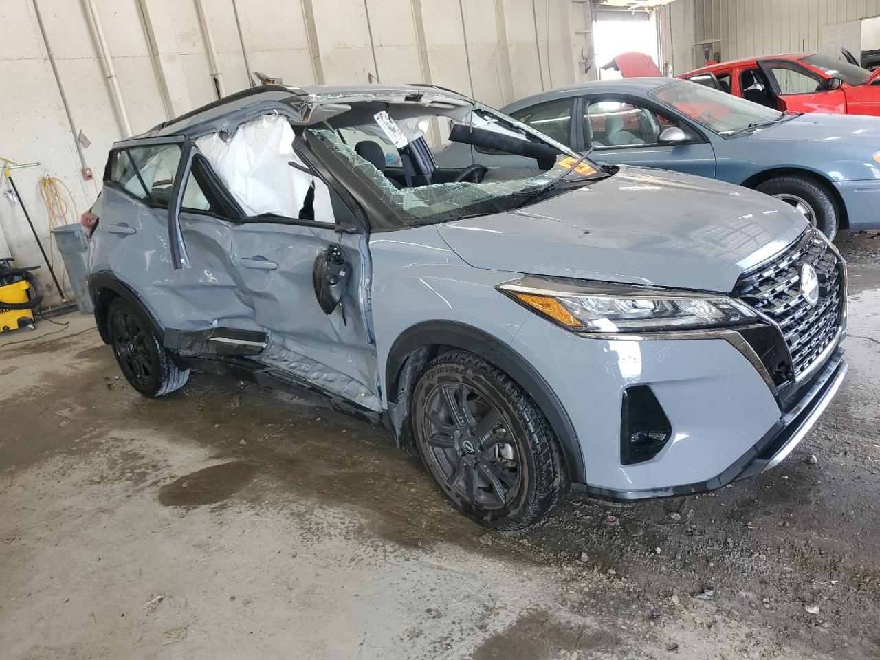 2022 Nissan Kicks Sr - Фото 4