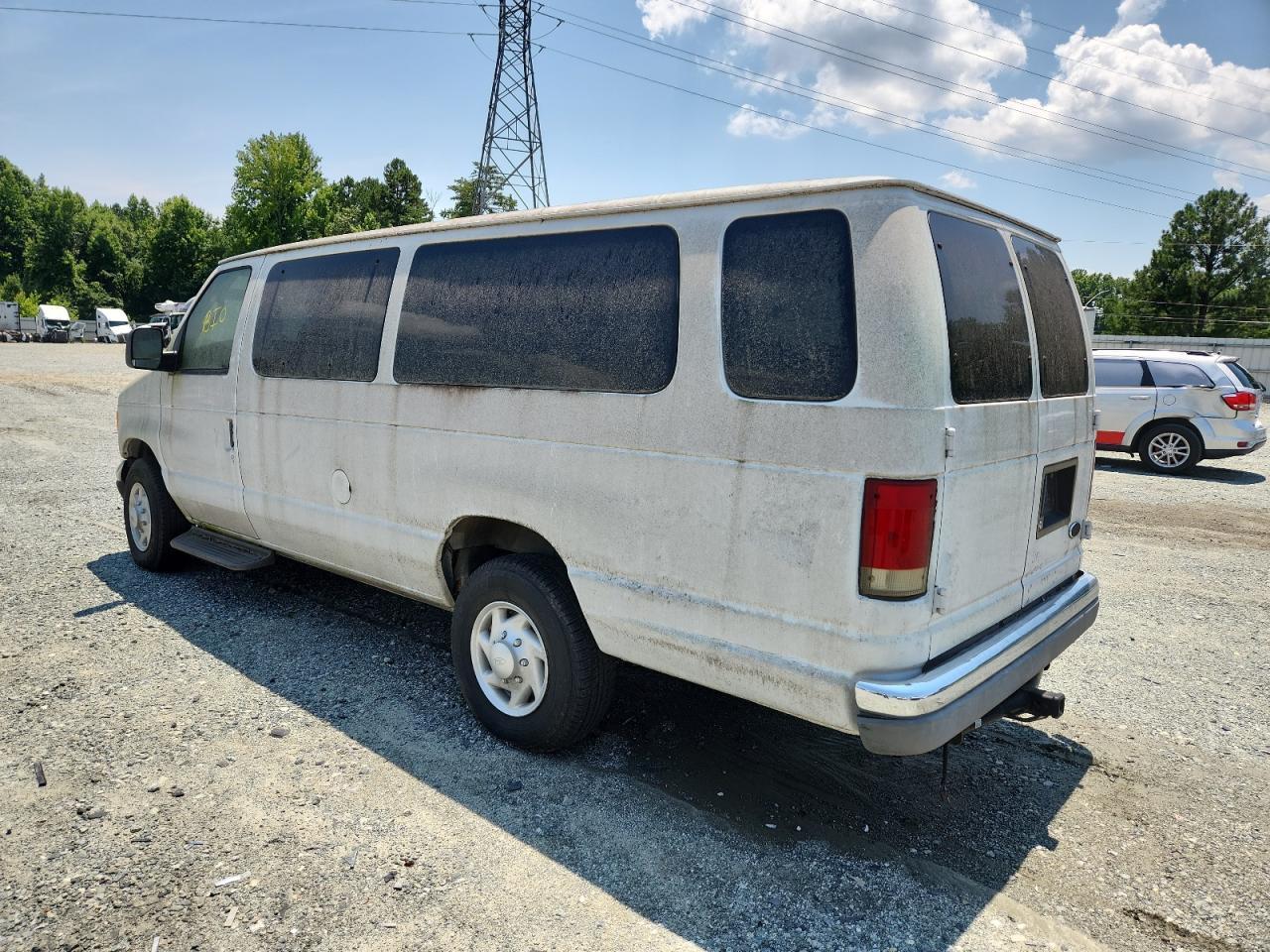 2003 Ford Econoline E350 Super Duty Wagon - Фото 2