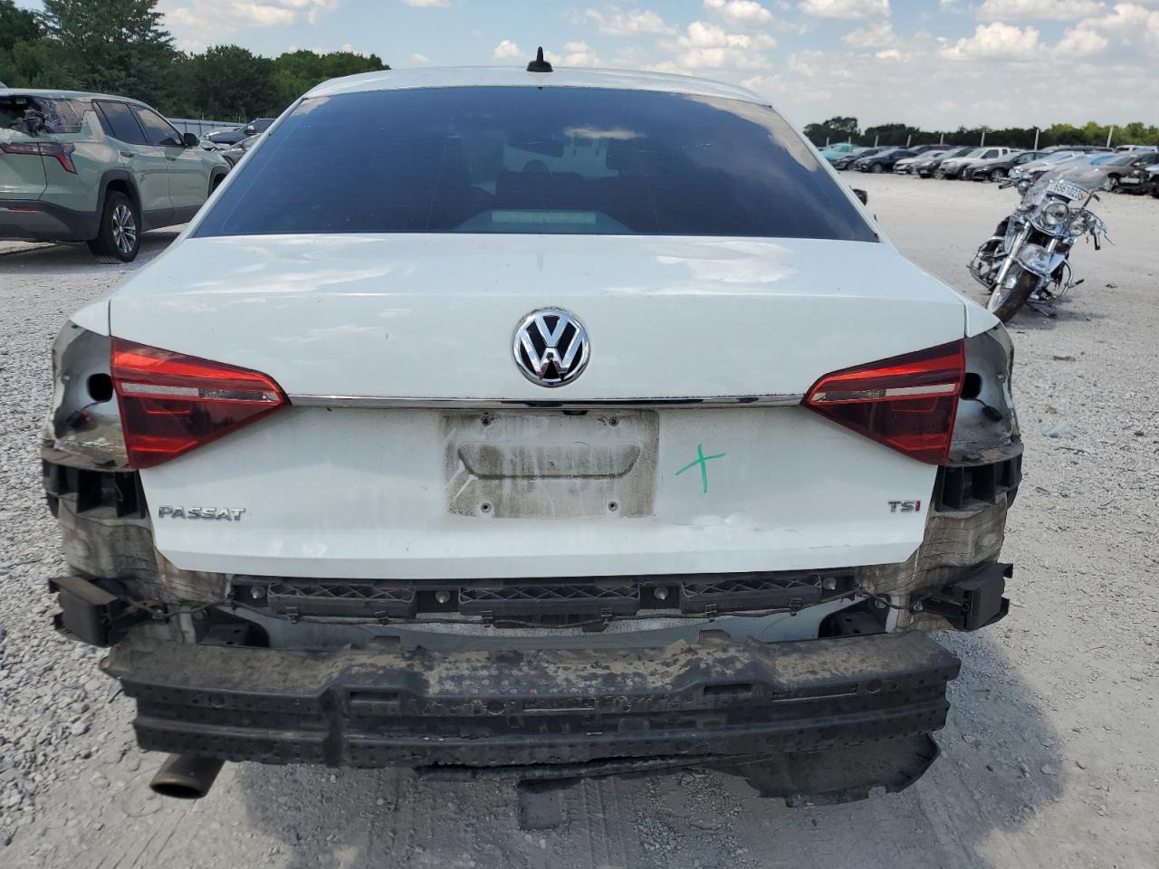 2017 Volkswagen Passat R-Line - Image 6
