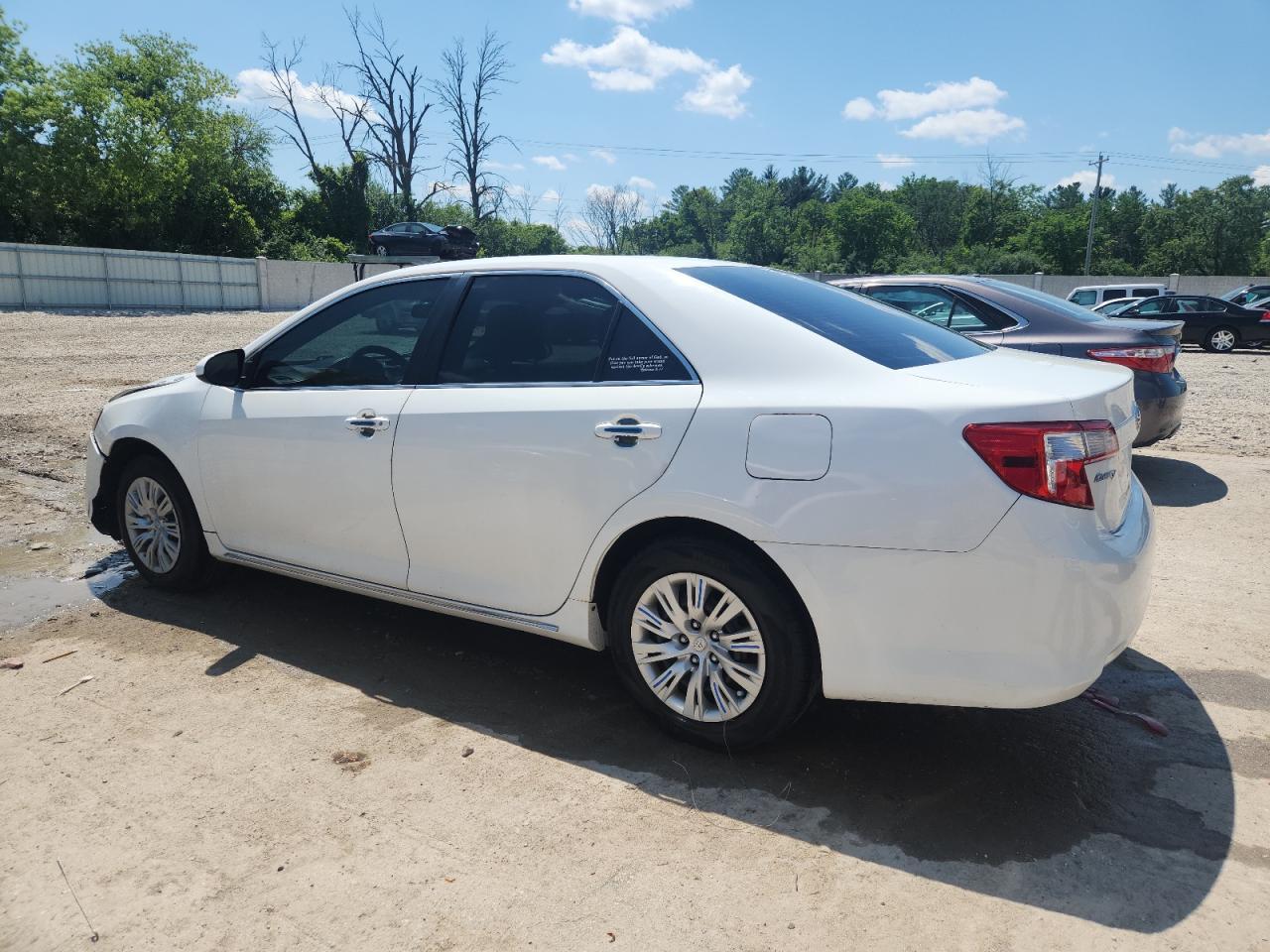 2014 Toyota Camry L - Image 2